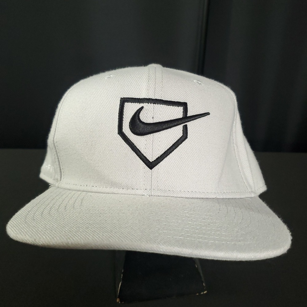 Nike Pro Cap Swoosh Icon Skateboarding Snapback‎ Hat Logo Dri Fit Gray Flat Bill